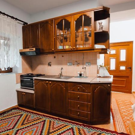 Bb Traditional Apartment Gjirokastër Extérieur photo